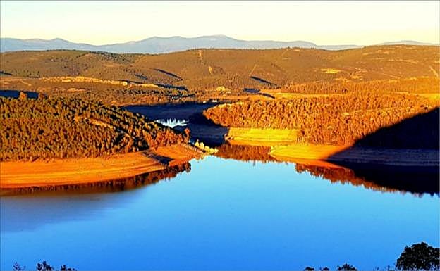 Embalse de Cijara, en la Siberia extremeña:: J.A. BERMEJO