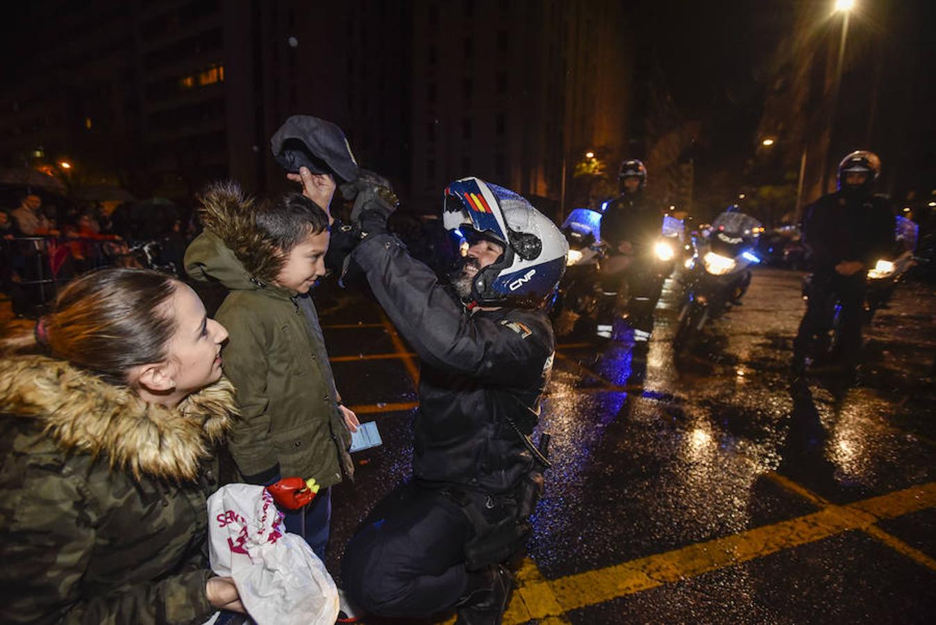 A los Reyes Magos les importó más la presencia de los niños que la de la lluvia.