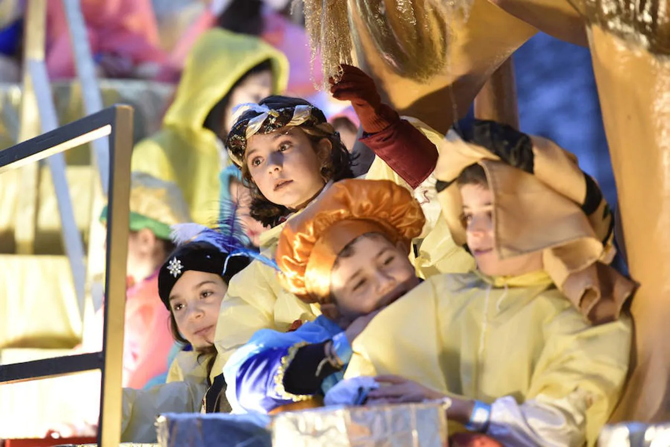 A los Reyes Magos les importó más la presencia de los niños que la de la lluvia.