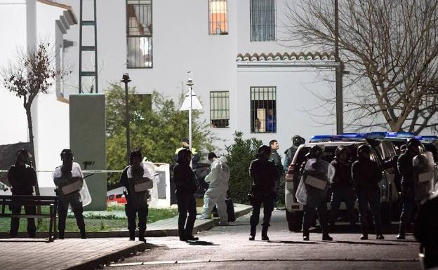 Despliegue de la Guardia Civil tras la reyerta en la Fuensanta.