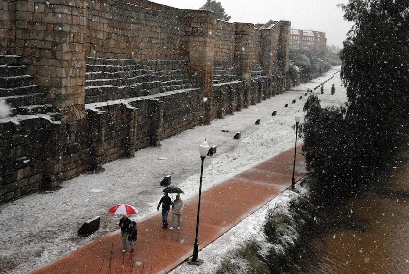 El 10 de enero de 2010 la mayor parte de Extremadura se cubrió de blanco. En la imagen, Mérida.