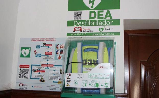 Desfibrilador instalado en el ayuntamiento de Guareña:: HOY