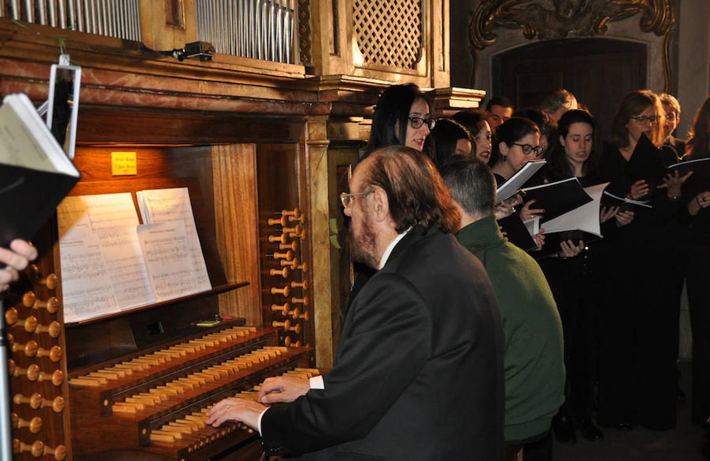 Estreno de la misa escrita por Miguel del Barco.