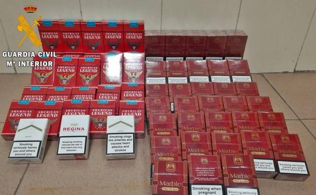 Tabaco intervenido en una tienda de alimentación de Badajoz. 