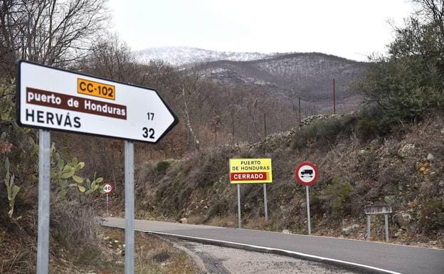 Cuatro carreteras cerradas en el norte de Cáceres por nieve