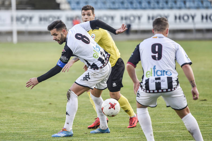 Guzmán, Álex Rubio y Fran Morante muestran el camino de la salvación ante el Écija