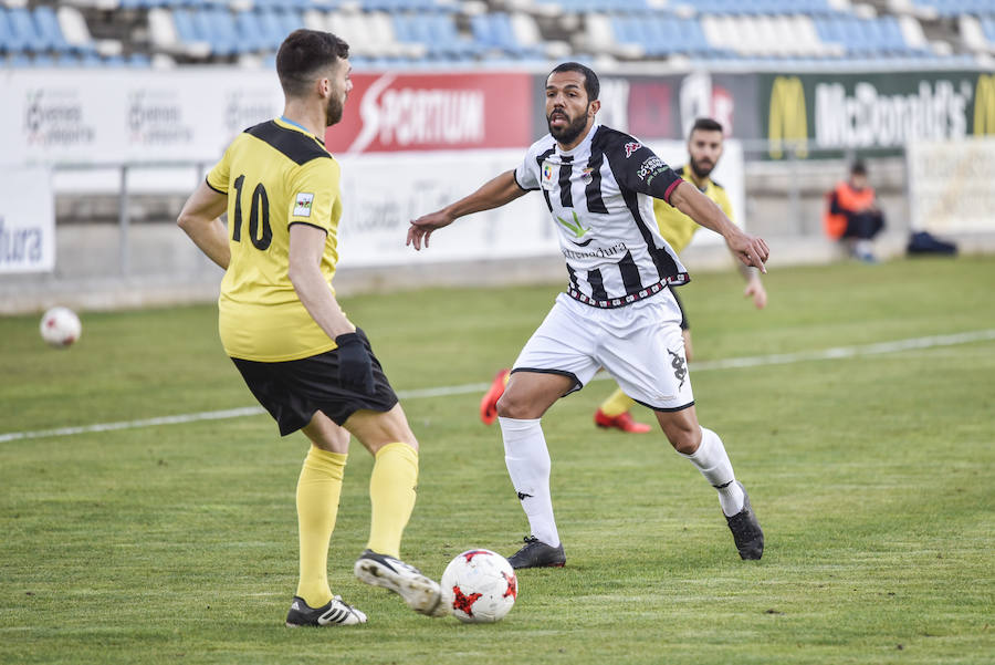 Guzmán, Álex Rubio y Fran Morante muestran el camino de la salvación ante el Écija