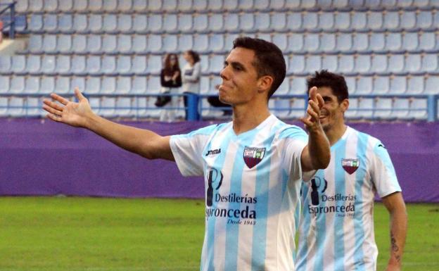 Javi Pérez durante un partido con el Extremadura. :: ALBERTO LORITE