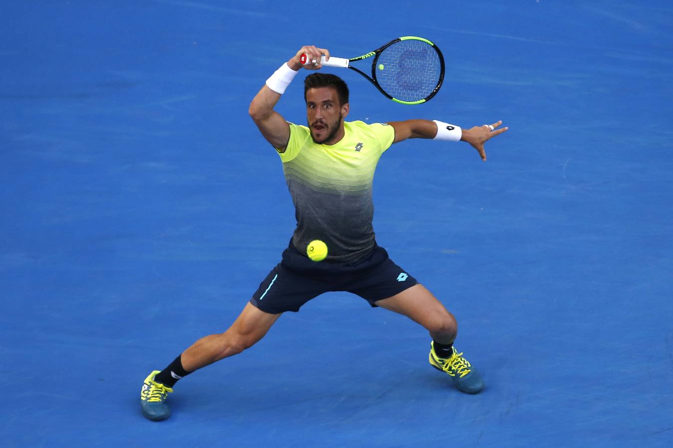 LAs mejores imágenes del partido de tercera ronda del Open de Australia entre Rafa Nadal y Damir Dzumhur.