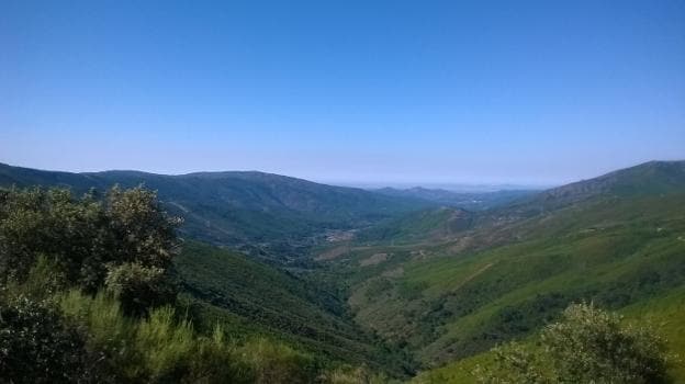 Vista panorámica del valle del Árrago, uno de los más frondosos de la región :: juan carlos garcía delgado