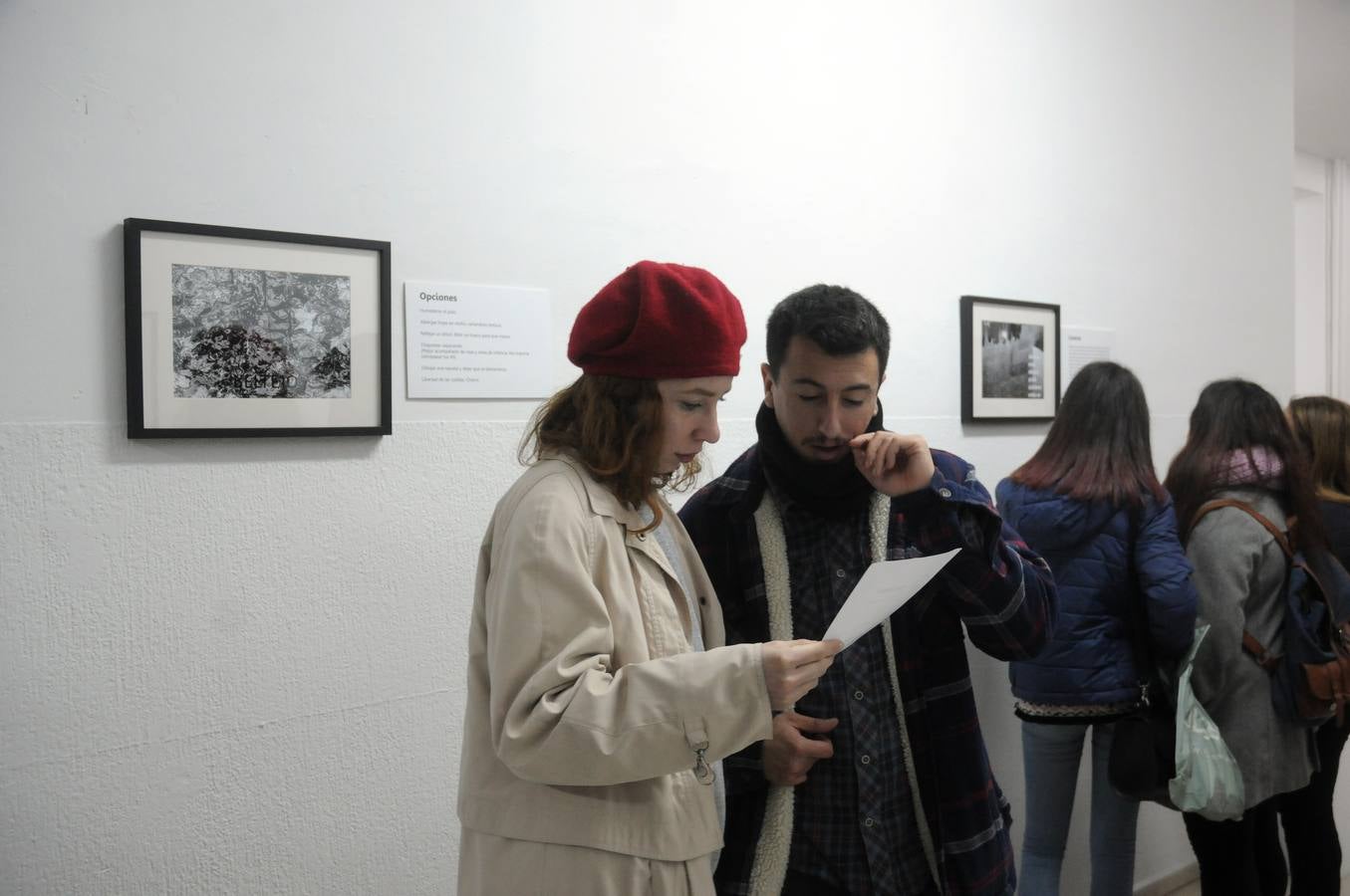 lL periodista Teresa Chaparro Yedro y el escritor Jaime Covarsí Carbonero presentan “Phantasmata”. Nos ofrece una construcción particular entre imagen y discurso. La fotografía se constituye en materia para el texto y se ofrece como una oportunidad ilimitada para la palabra. La exposición se puede visitar en La Escuela de Arte y Superior de Diseño de Mérida ESAD hasta ell 31 de enero