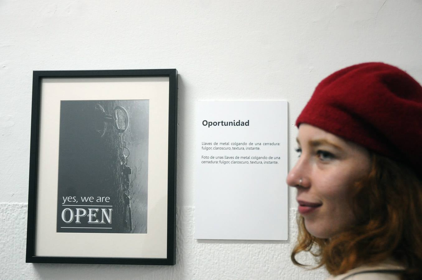 lL periodista Teresa Chaparro Yedro y el escritor Jaime Covarsí Carbonero presentan “Phantasmata”. Nos ofrece una construcción particular entre imagen y discurso. La fotografía se constituye en materia para el texto y se ofrece como una oportunidad ilimitada para la palabra. La exposición se puede visitar en La Escuela de Arte y Superior de Diseño de Mérida ESAD hasta ell 31 de enero