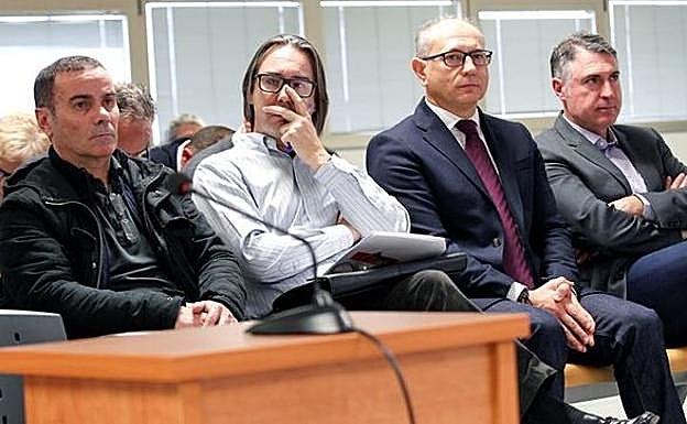 Enrique Crespo y Esteban Cuesta en una vista del 'caso Emarsa'.