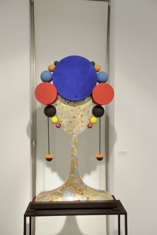 La muestra de escultura y pintura puede verse en la sala El Brocense 