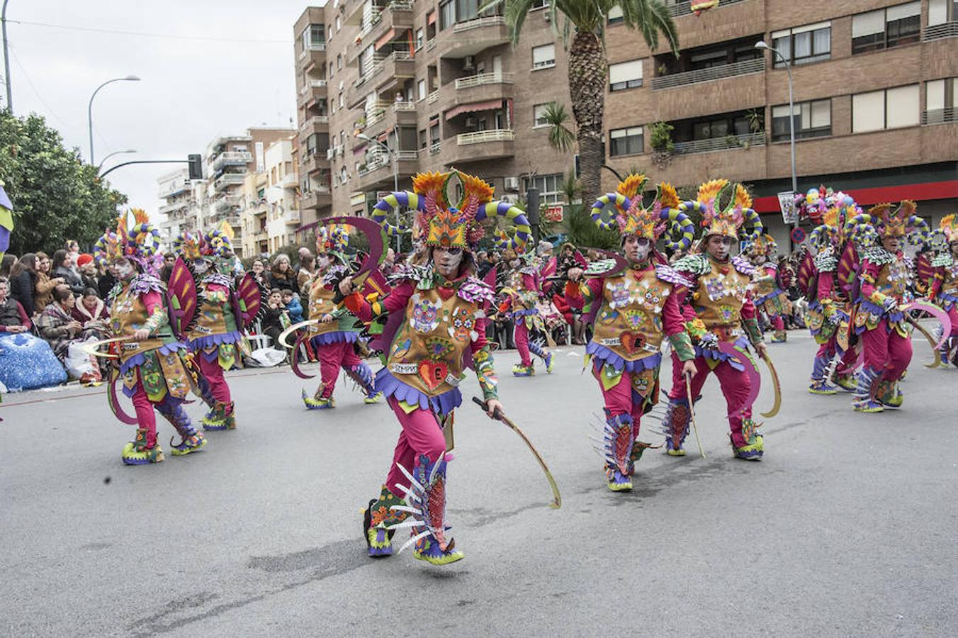 Pío Pío se transporta a cultura azteca y la fiesta de los muertos mexicana. Los integrantes de la comparsa llevaban un corazón para recordar a Emilia Ledesma