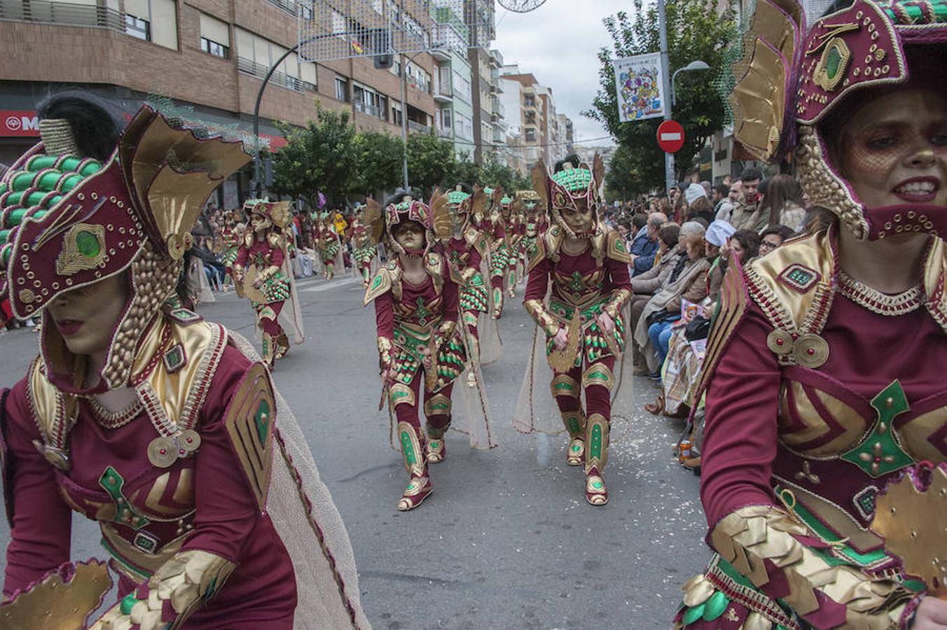 Aquelarre se conviertió en guerreros orientales bajo el nombre de 'La guardia del dragón'. Su disfraz, en tonos dorados, corinto y verde, está hecho en gran parte por materiales reciclados