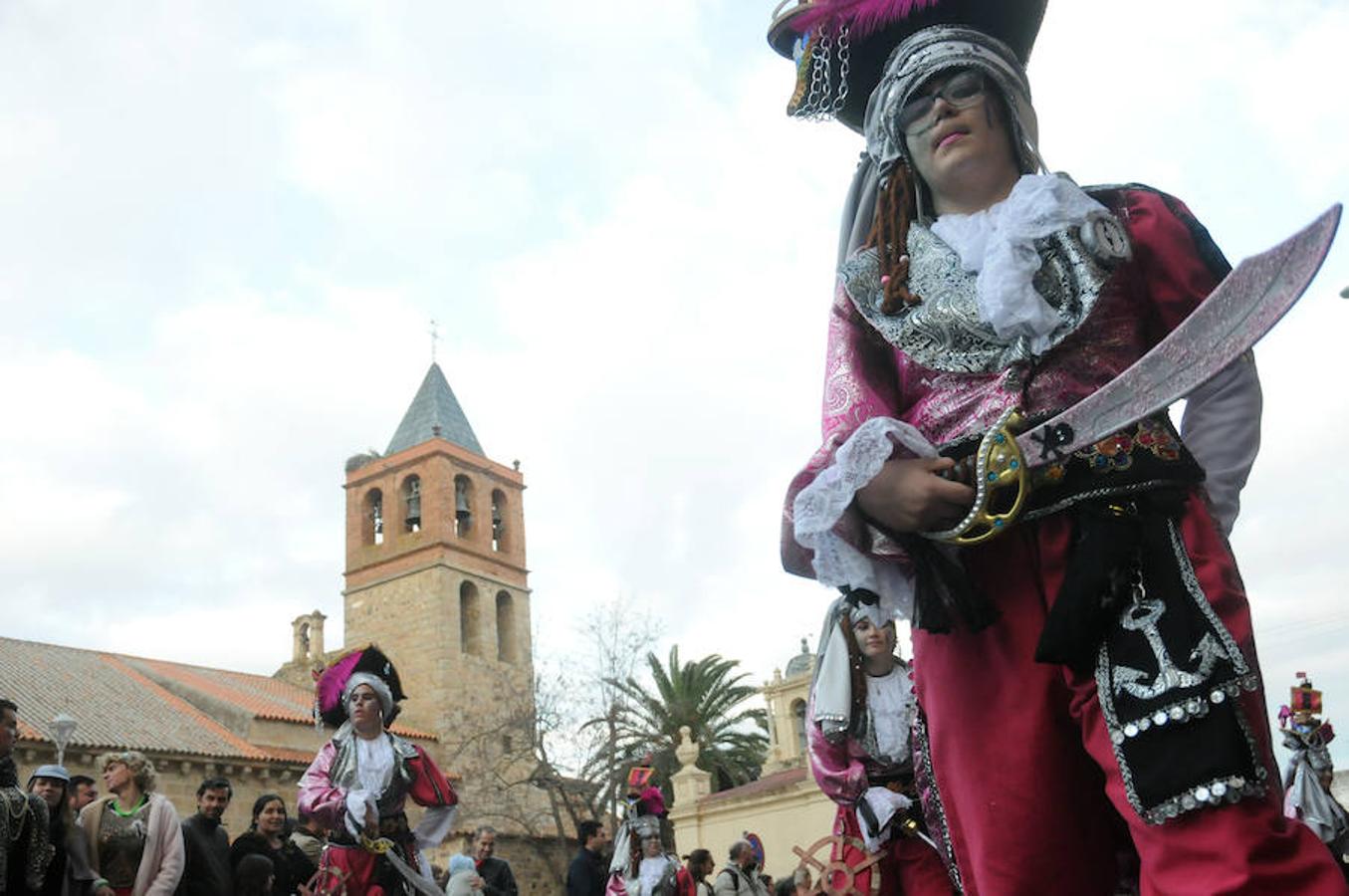 Las agrupaciones que participaron en el pasacalles de Mérida