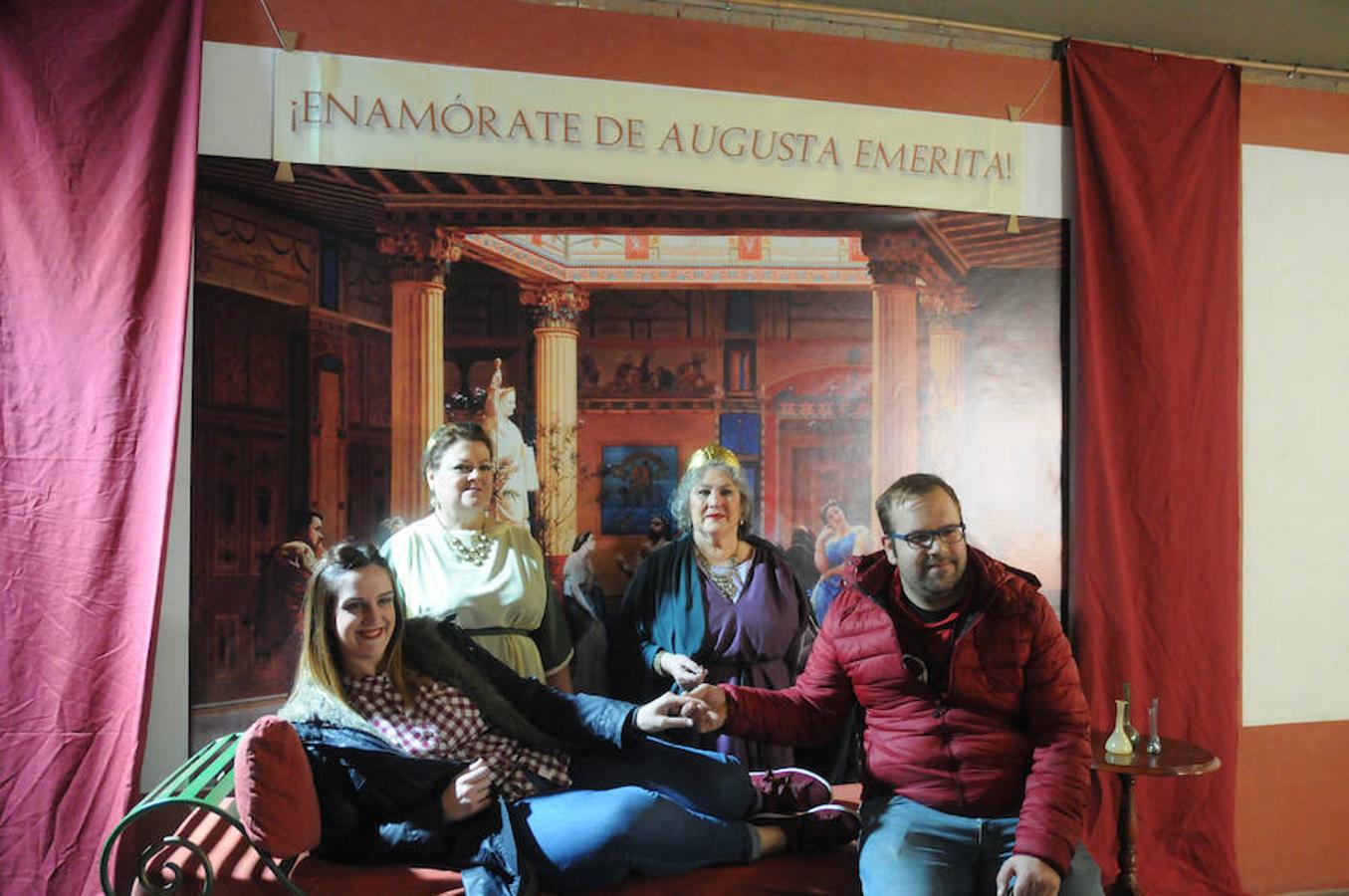 Participantes en la actividad &#039;¡Enamórate de Augusta Emerita!&#039;, celebrada en el Museo Romano