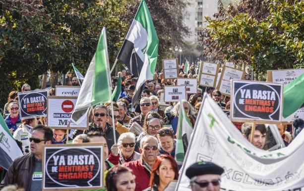 Badajoz pide que acabe el retraso de más de 50 años en materia ferroviaria