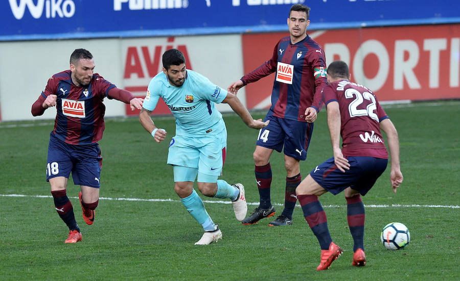 Tras dos empates consecutivos, el líder se reencontró con la victoria en Ipurua gracias a los tantos de Luis Suárez y Jordi Alba. 