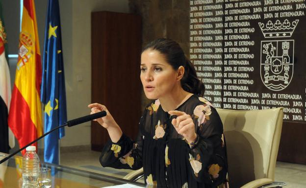 Isabel Gil Rosiña durante la rueda de prensa de este martes.