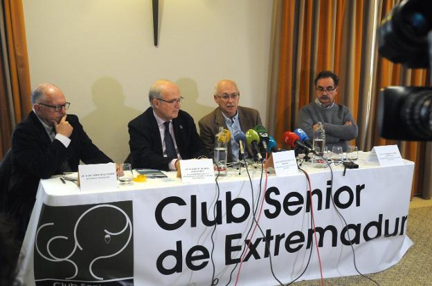 Presentación del informe sobre el AVE del Club Senior. :: brígido