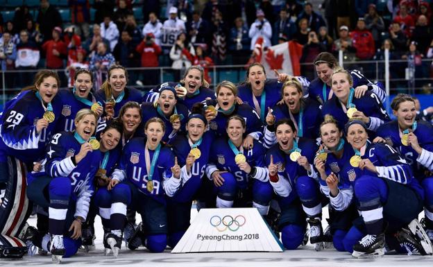 La selección femenina de hockey de los Estados Unidos. 