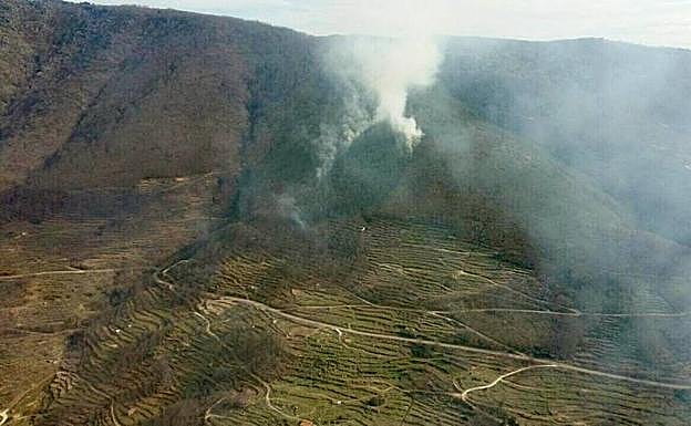 Imagen del incendio registrado en el entorno de Navaconcejo.