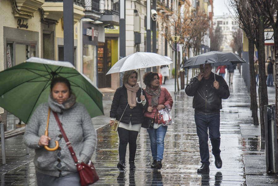 Lluvia en Badajoz:: J.V. ARNELAS