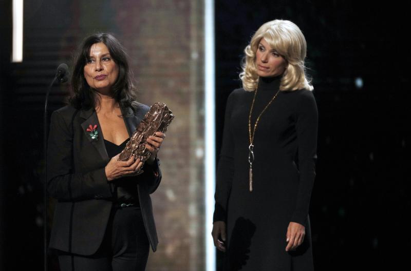 Penélope Cruz ha recibido el César de Honor del cine francés de manos de Almodovar