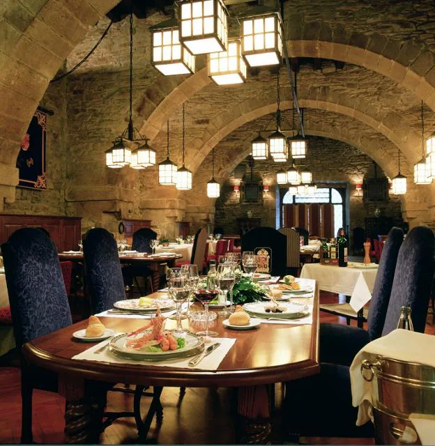 Restaurante del Hostal de los Reyes Católicos (Santiago de Compostela). :: r. c. 
