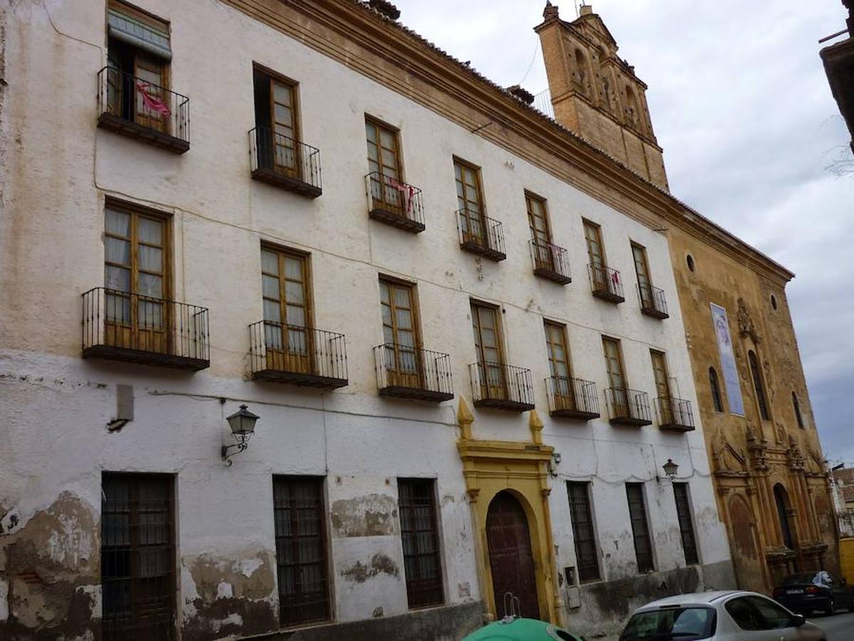 GUADIX. Este municipio granadino gobernado por el PSOE demanda la construcción de un parador en el antiguo seminario, en pleno casco histórico. Se trataría de una infraestructura turística que integraría la Alcazaba y el Palacio de Peñaflor, actualmente recuperado para fines museísticos