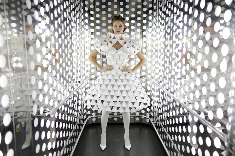 La propuesta de Myriam Hurtadoen Sevilla. Fotos tomadas en el Metropol Parasol por el fotógrafo Marcelo del Pozo, de la Agencia Reuters.