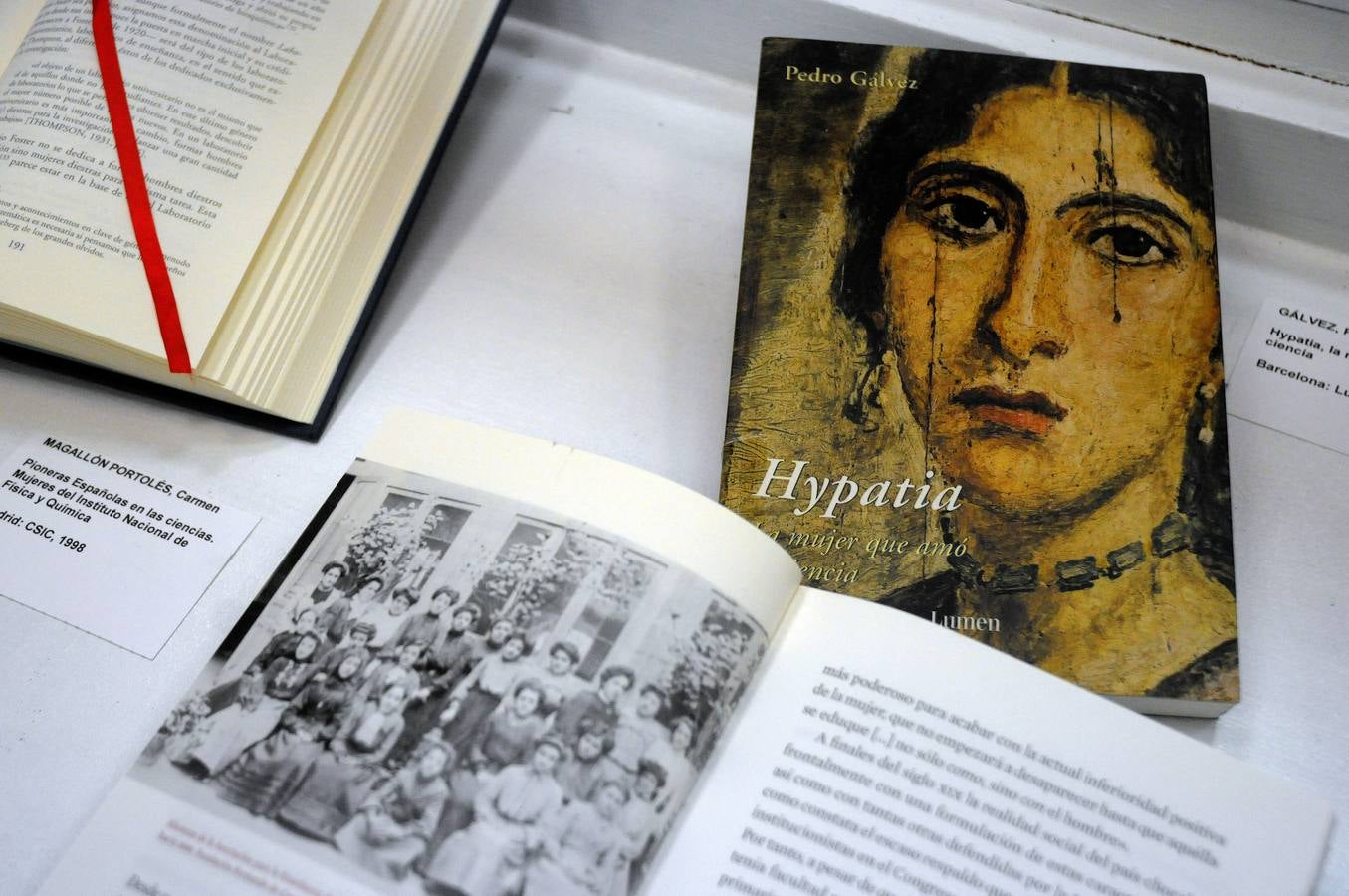 El objetivo de la exposición es mostrar las trabas, barreras y prejuicios con las que tuvieron que luchar para lograr hacer ciencia. Se trata de recuperar figuras, a menudo olvidadas o injustamente silenciadas. Se podrá visitar en la Biblioteca de la UNED de Mérida del 8 de marzo al 13 de abril.