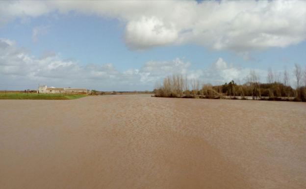 Espectacular crecida del río Gévora::