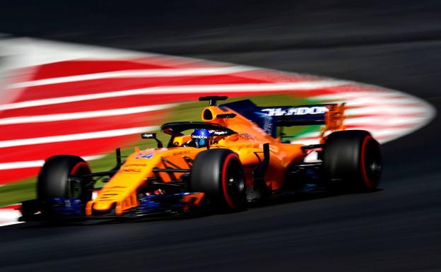 Fernando Alonso, al volante del MCL33. 