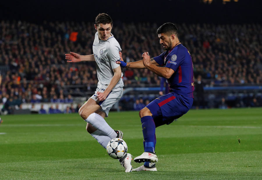 El Barça logró el pase a cuartos de final de la Liga de Campeones tras imponerse al Chelsea en el Camp Nou por 3-0 con un doblete de Messi y otro tanto de Dembélé