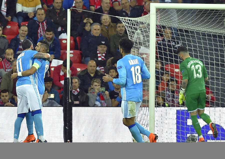 El cuadro bilbaíno sucumbió ante el Olympique de Marsella por 1-2 en San Mamés. Payet abrió el marcador de penalti y Ocampos remachó para los franceses. Williams recortó distancias y Aduriz fue expulsado por doble tarjeta amarilla.