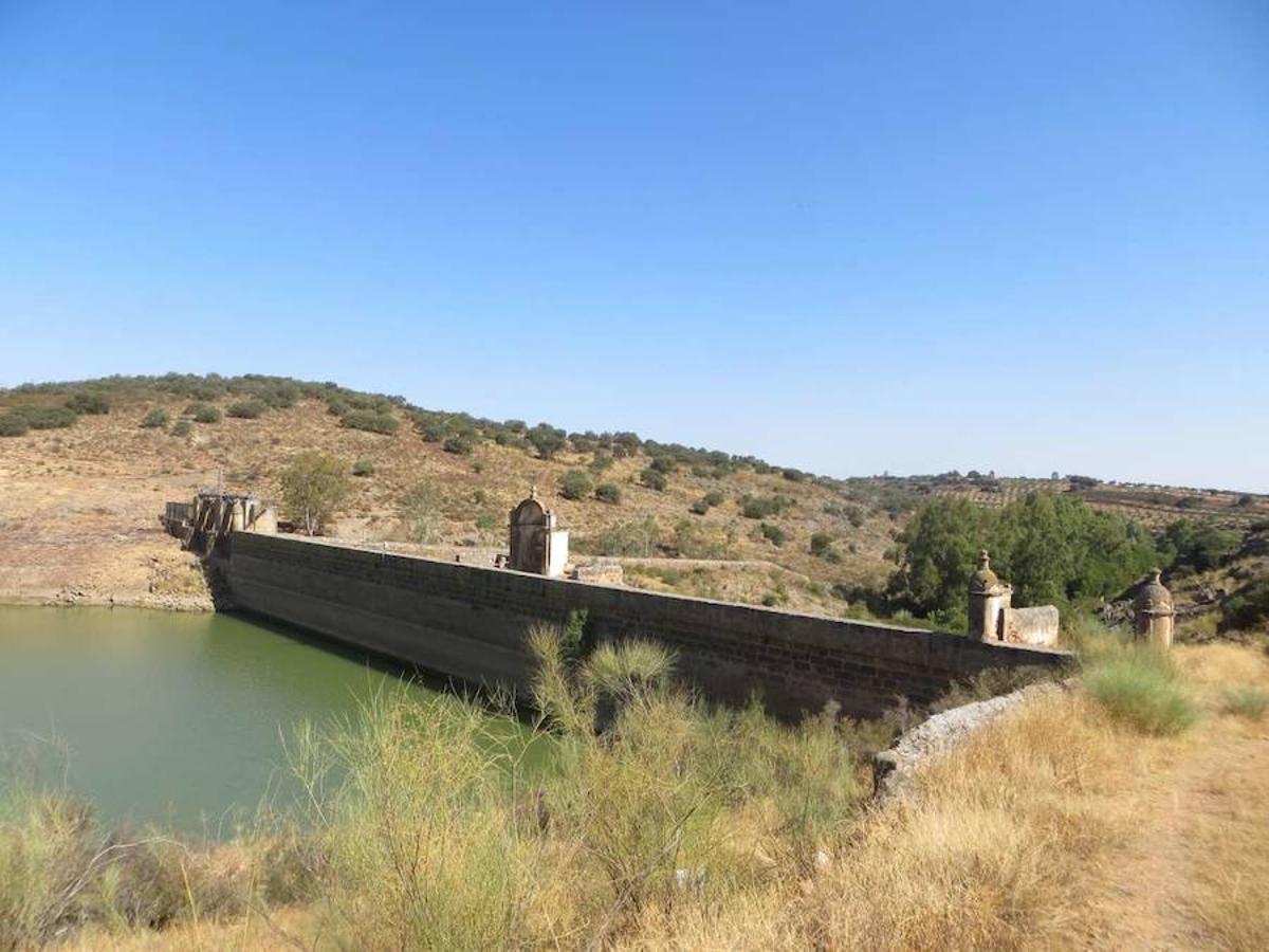 Fotos: La Presa de Zalamea y la ermita de la Virgen del Ara, en imágenes