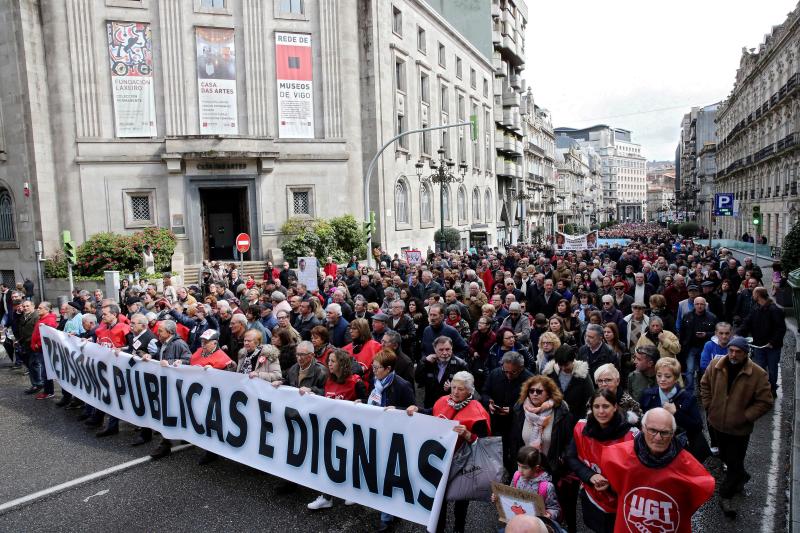 Madrid, Barcelona, Bilbao, San Sebastián, Vigo... protestan en las calles por el insuficiente alza del 0,25% y piden que estas ayudas se revaloricen en función del IPC