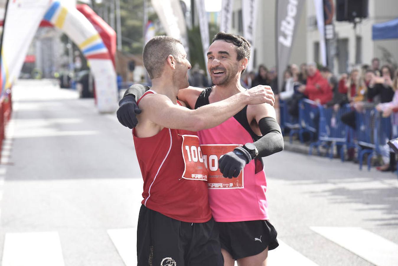 Bruno Paixão vuelve a ganar la maratón y Juan Domingo Gómez llega primero en la media. En la categoría femenina, Mercedes Pila vence en la maratón y Ana Rodríguez, en la media