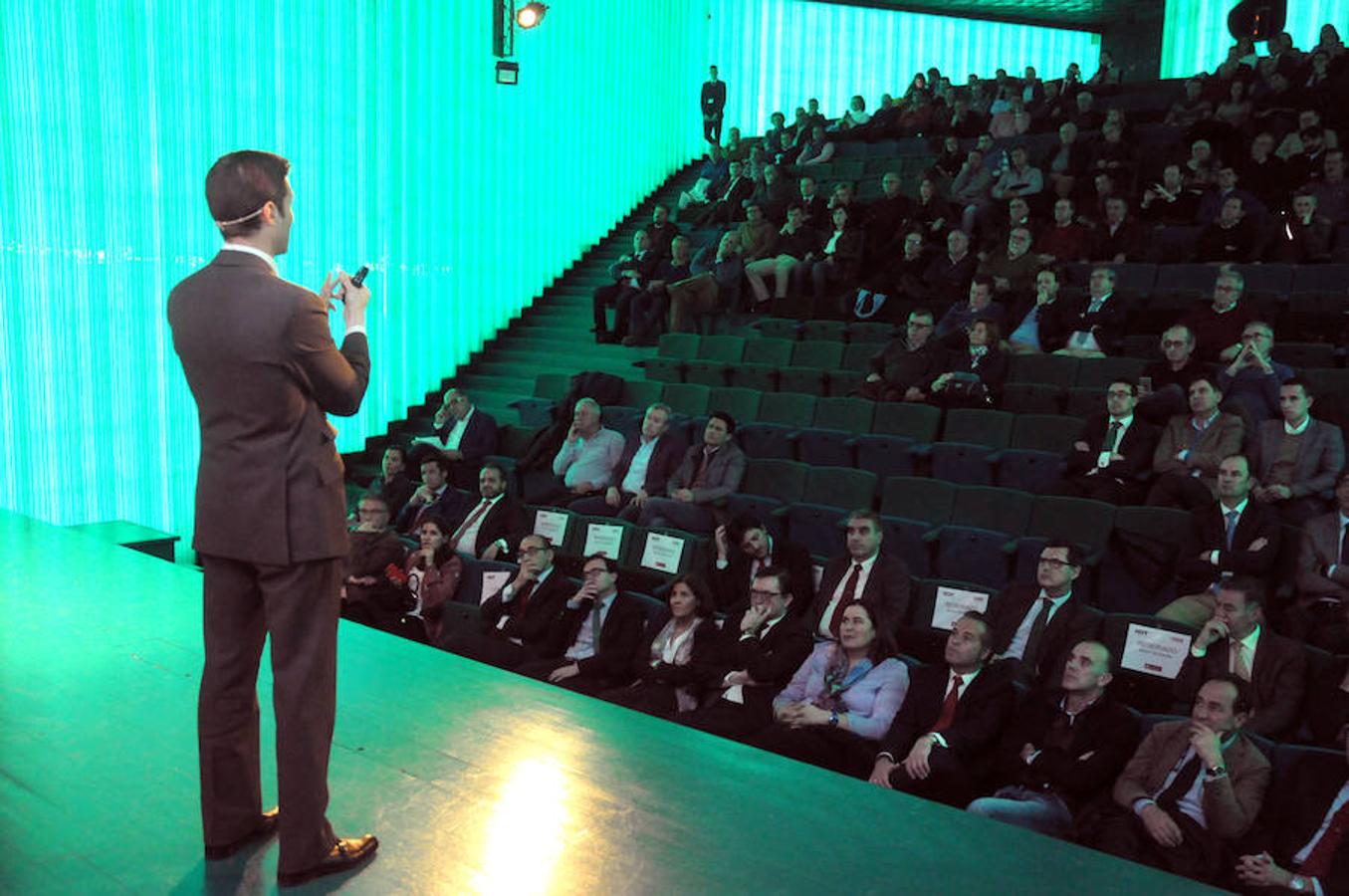 El Palacio de Congresos de Villanueva de la Serena fue el escenario del foro HOYAgro. 