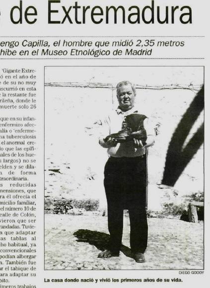 10-Recorte del Diario HOY del 13 de junio de 2002, en donde se muestra una bota del gigante que guardaban sus familiares.