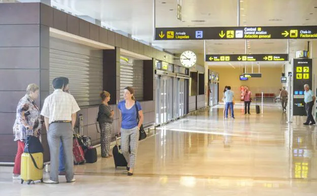 El aeropuerto de Badajoz ofrece 59.800 plazas durante la temporada de verano