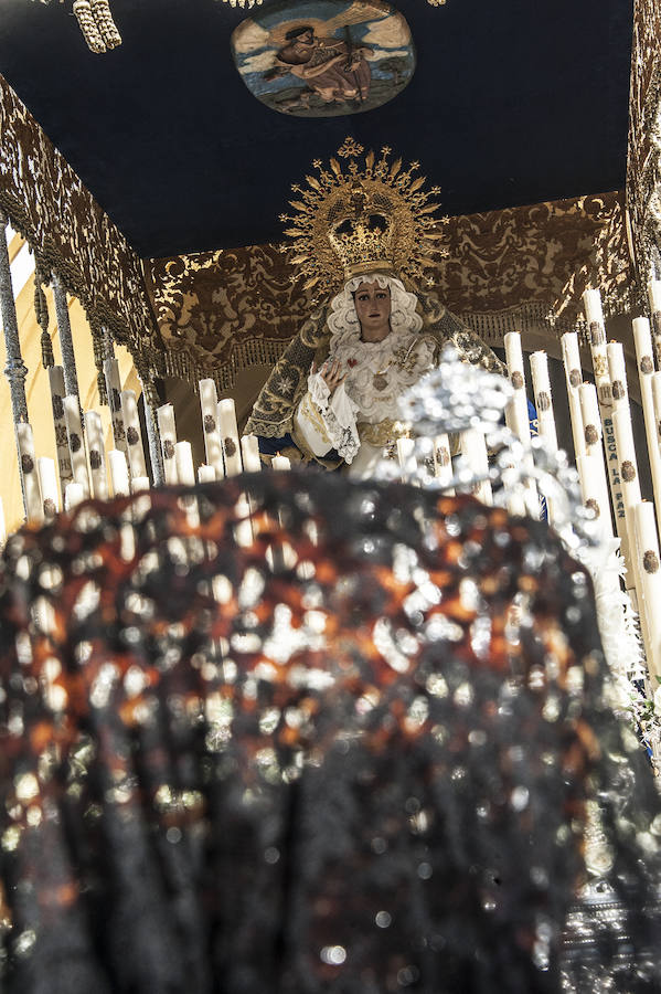 El Domingo de Ramos, un año más, contó con miles de pacenses en la calle y fue una de las procesiones más familiares