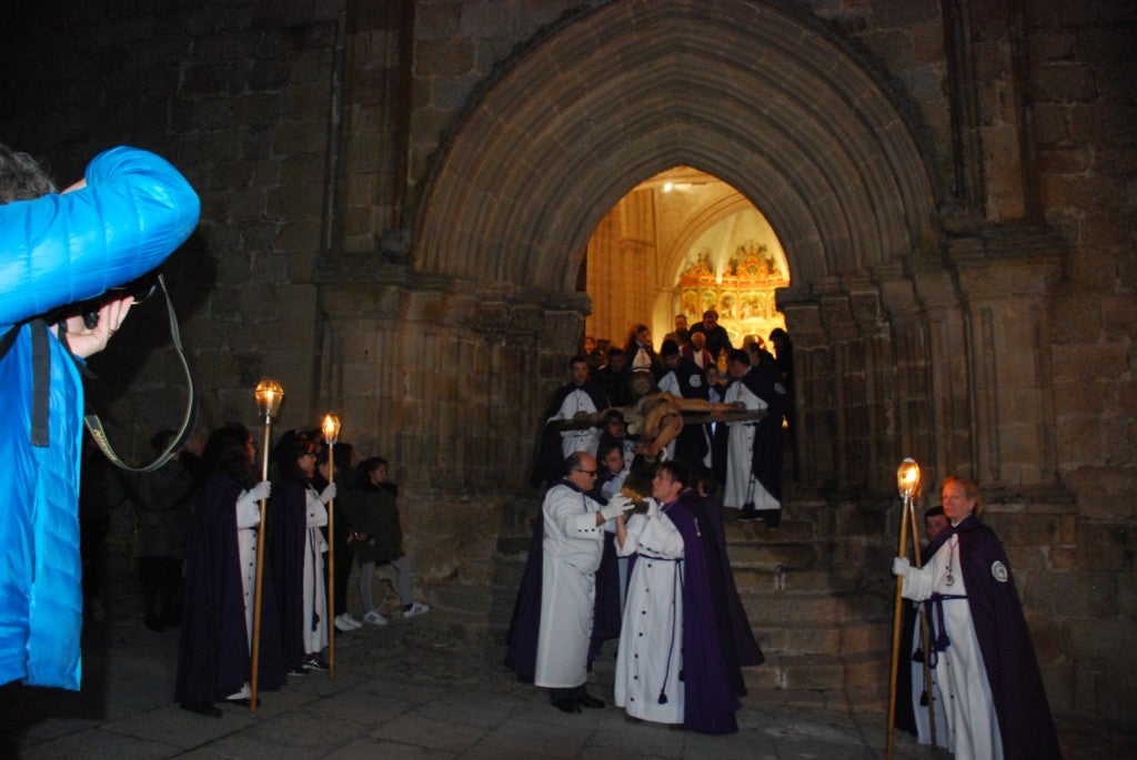 La devoción y el recogimiento recorrieron la parte antigua de Trujillo