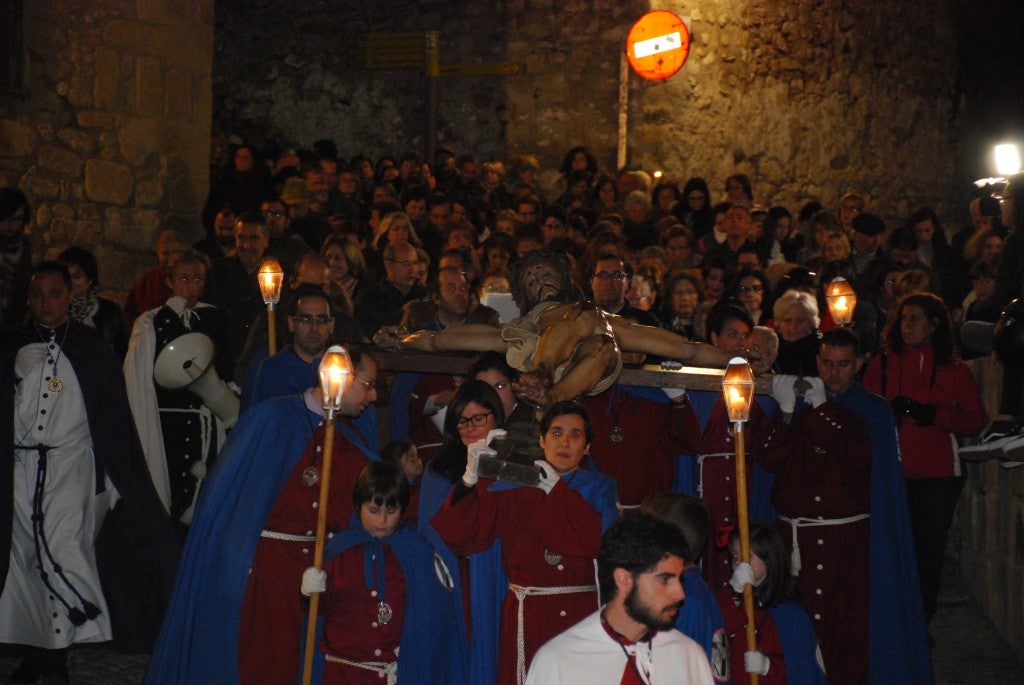 La devoción y el recogimiento recorrieron la parte antigua de Trujillo