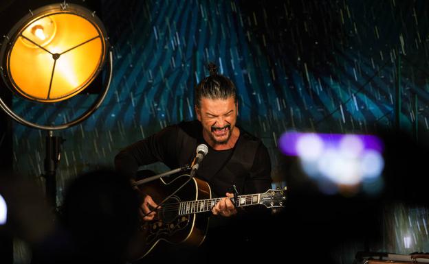 El cantautor Ricardo Arjona durante la presentación de su nueva gira.