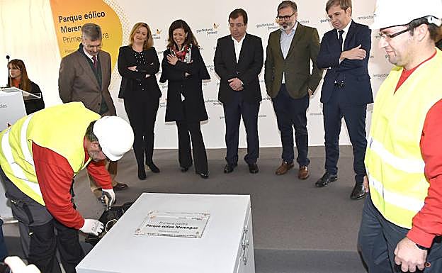Acto simbólico de colocación de la primera piedra del parque eólico el pasado 14 de marzo