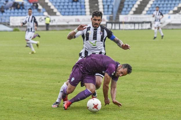 Ruano volverá al once tras cumplir su partido de sanción. 